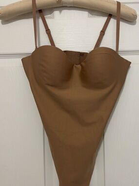 Skims body underwire thong bodysuit contour S